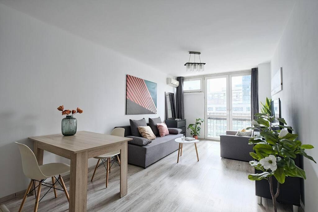 Urbannestgroup - Center - Al Jana Pawla Ii * Varsavia